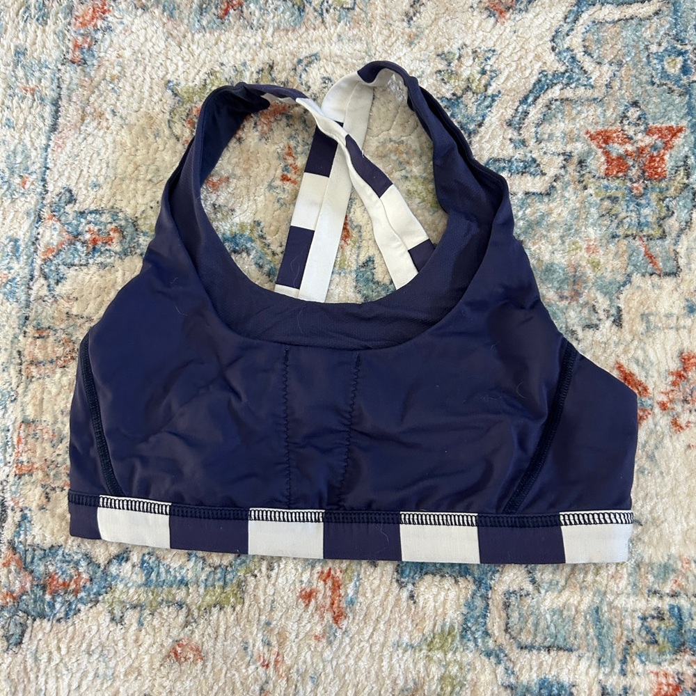 Lululemon sports bra, no pads